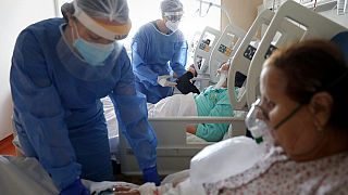 Kornavírus miatt kezelt betegek Bosznia-Hercegovinában, Banja Lukában 2021. november 4-én
