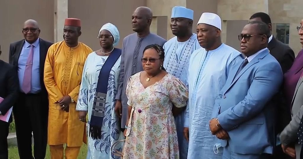 ECOWAS envoys meet Guinea Foreign Minister ahead of summit - Vimarsana News
