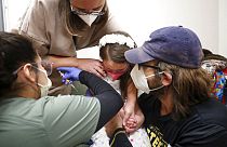 Eine 6-Jährige bekommt in Raleigh, North Carolina, eine Covid-19-Schutzimpfung. In den USA ist der Impfstoff von Biontech/Pfizer für Kinder ab 5 Jahren zugelassen.