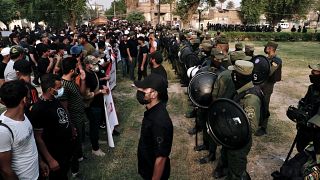 آرشیو/ رویارویی معترضان به نتایج انتخابات عراق و نیروهای امنیتی در بغداد