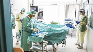صورة من الارشيف- قسم التخدير والعمليات والعناية المركزة في مستشفى هيرليف، في كوبنهاغن، الدنمارك