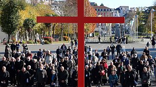 Pédocriminalité : à Lourdes, les évêques font "mémoire" aux victimes et se repentent