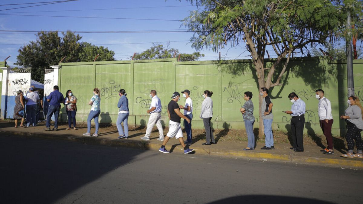 Nicaragüenses hacen cola para votar en las elecciones generales, Manugua, Nicaragua 7/11/2021