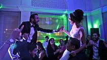 جشن ازدواج ایک عروس و داماد اسرائیلی در یکی از هتل‌های دُبی