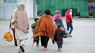 لاجئون أفغان