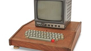 صورة لواحد من أقدم أجهزة الحاسوبات التي أنتجتها آبل