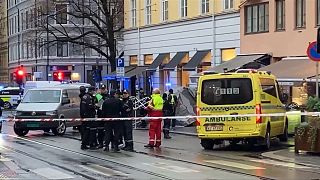 الشرطة النرويجية تطلق النار على مهاجم كان يحمل سكيناً في أوسلو. 