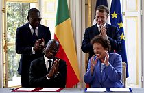 Les ministres français et béninois de la Culture devant les Présidents des deux pays