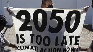 A klímakonferencia idején tartott tüntetések egyike - Fokváros, 2021. november 9.