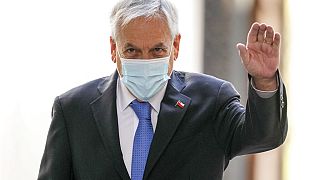 El presidente de Chile, Sebastián Piñera, no podrá salir del país hasta que el Senado resuelva.