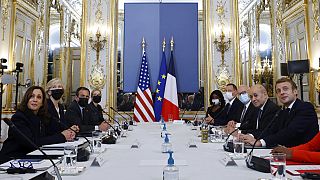 La vice-présidente américaine Kamala Harris rencontre Emmanuel Macron à l'Élysée, le 10 novembre 2021, Paris