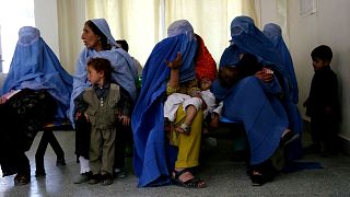 با تسلط طالبان بر افغانستان و قطع کمک‌های جهانی بیم آن می‌رود که سیستم بهداشت افغانستان از هم فروبپاشد