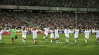 لاعبو المنتخب الإيراني لكرة القدم يحتفلون بفوزهم على أوزبكستان في مباراة تصفيات كأس العالم 2018 على ملعب آزادي في طهران، إيران، الاثنين 12 يونيو/حزيران 2017