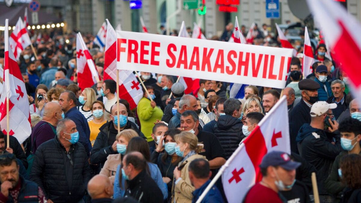 Começou o julgamento de Mikheil Saakashvili em Tbilisi