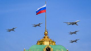 Стратегические бомбардировщики Ту-160 и Ту-22М3 во время репетиции воздушной части парада на Красной площади в Москве