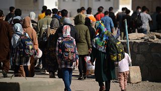 İran'dan sınır dışı edilen Afgan göçmenler