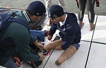 Le nageur paralympique Theo Curin se prépare à la traversée du lac Titicaca, le 10 novembre 2021, Copacabana, Bolivie
