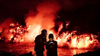 Flammendes Inferno auf La Palma durch den Ausbruch des Vulkans Cumbre Vieja
