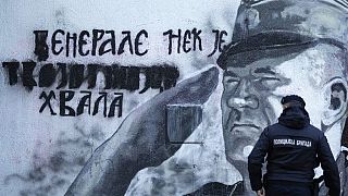 Das Mladic-Abbild an einer Wand in Belgrad am 9.11.2021