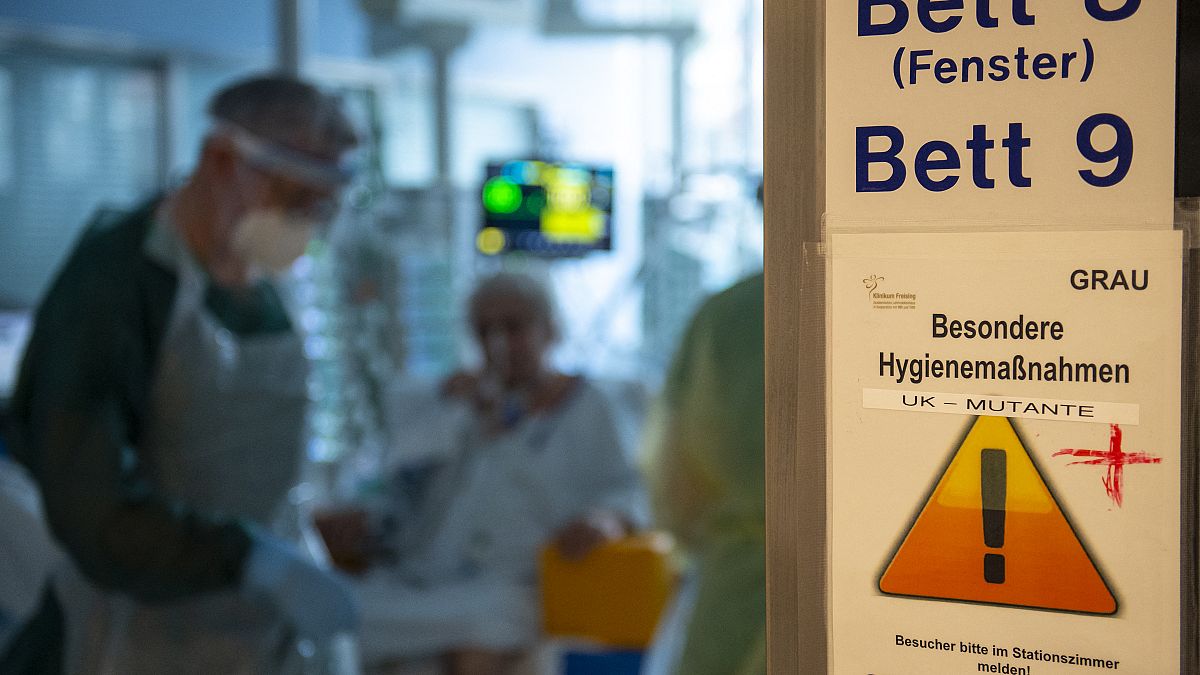 Intensivstation eines Krankenhauses in Freising, 12. April 2021.
