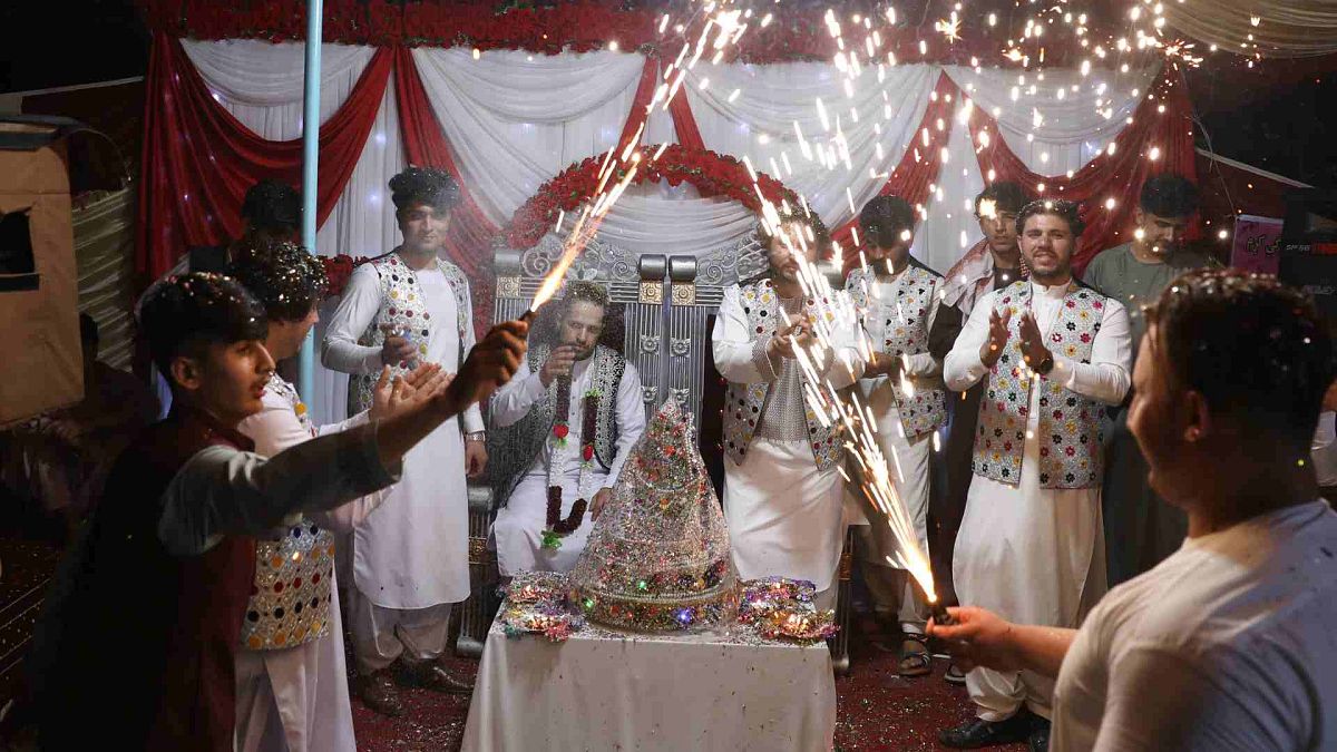 ویدئو؛ مراسم ازدواج دسته جمعی در کابل برگزار شد