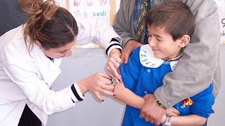 Covid-19 aşısının 5-11 yaşındaki çocuklara tanımlanıp tanımlanmayacağı tartışılıyor