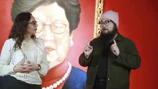 Badiucao estreia sátira à propaganda chinesa na Europa
