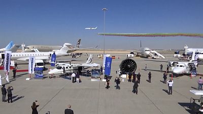 Più di 1200 espositori al Dubai Airshow, le speranze dell'industria aeronautica