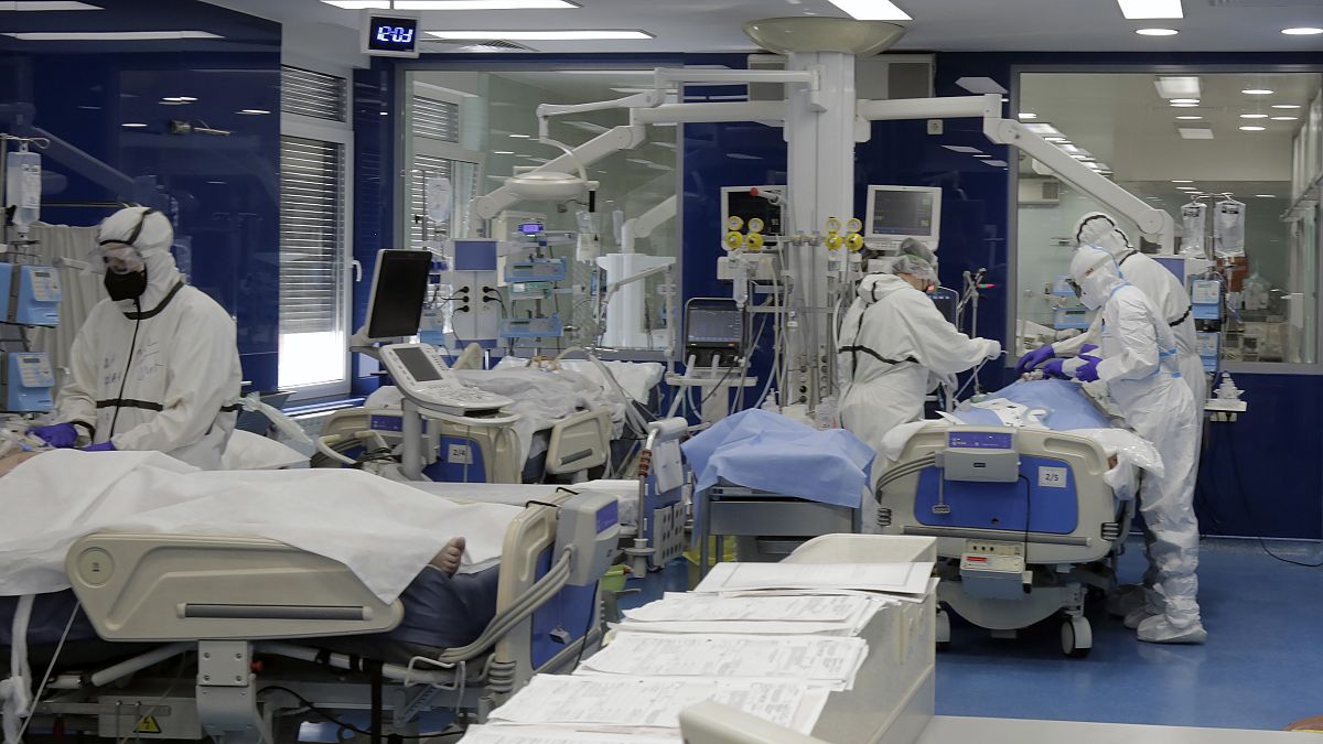 Egy szófiai kórház intenzív osztálya - Bulgáriában az egyik legmagasabb a Covid19 miatti halálozások aránya