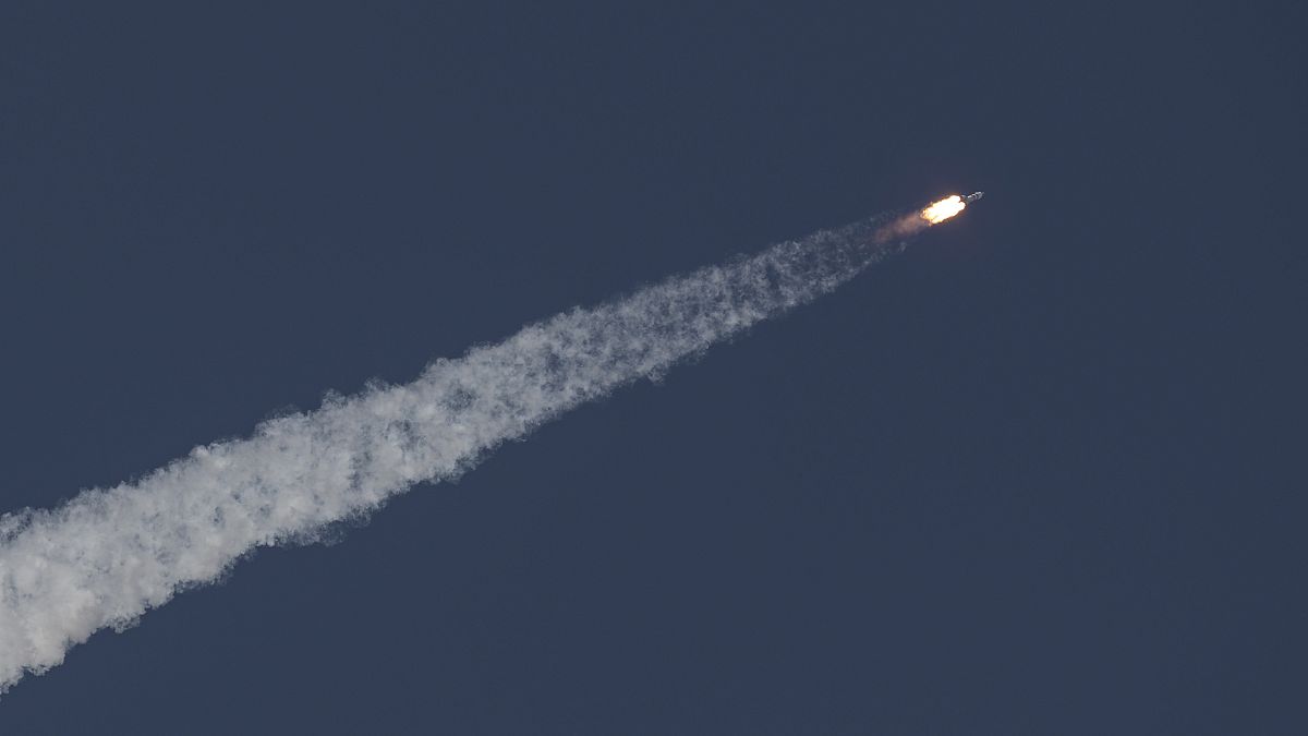 Usa e Russia fra i cocci spaziali del missile lanciato da Mosca per eliminare un vecchio satellite