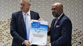 Commandes d'avions : les bonnes affaires d'Airbus au salon aéronautique de Dubaï
