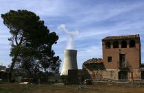 En 2008, las autoridades españolas tuvieron que realizar estudios a unas 800 personas en la ciudad de Ascó tras una fuga en la central nuclear Ascó I un año antes. (ARCHIVO)