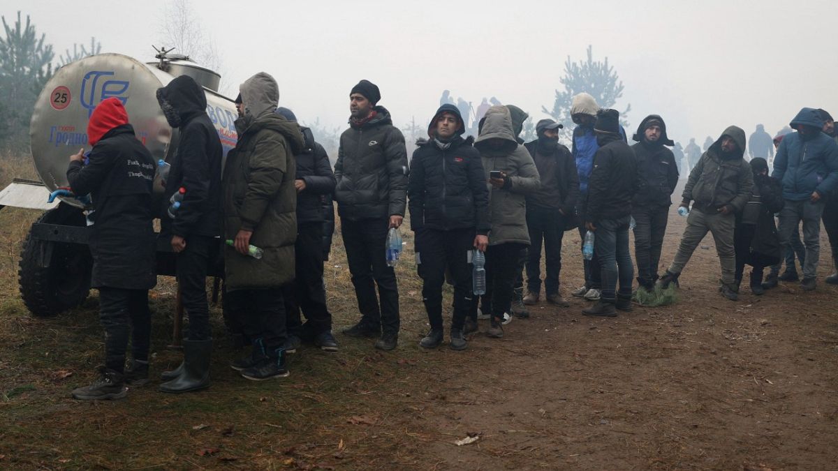 مهاجرون ولاجئون عالقون على الحدود البيلاروسية البولندية، 11 نوفمبر 2021