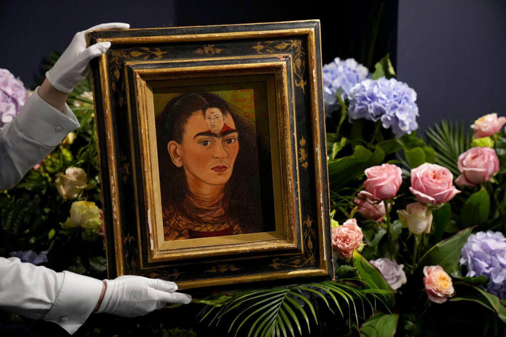 frida-kahlo-self-portrait-could-sell-for-more-than-60m-smash-record