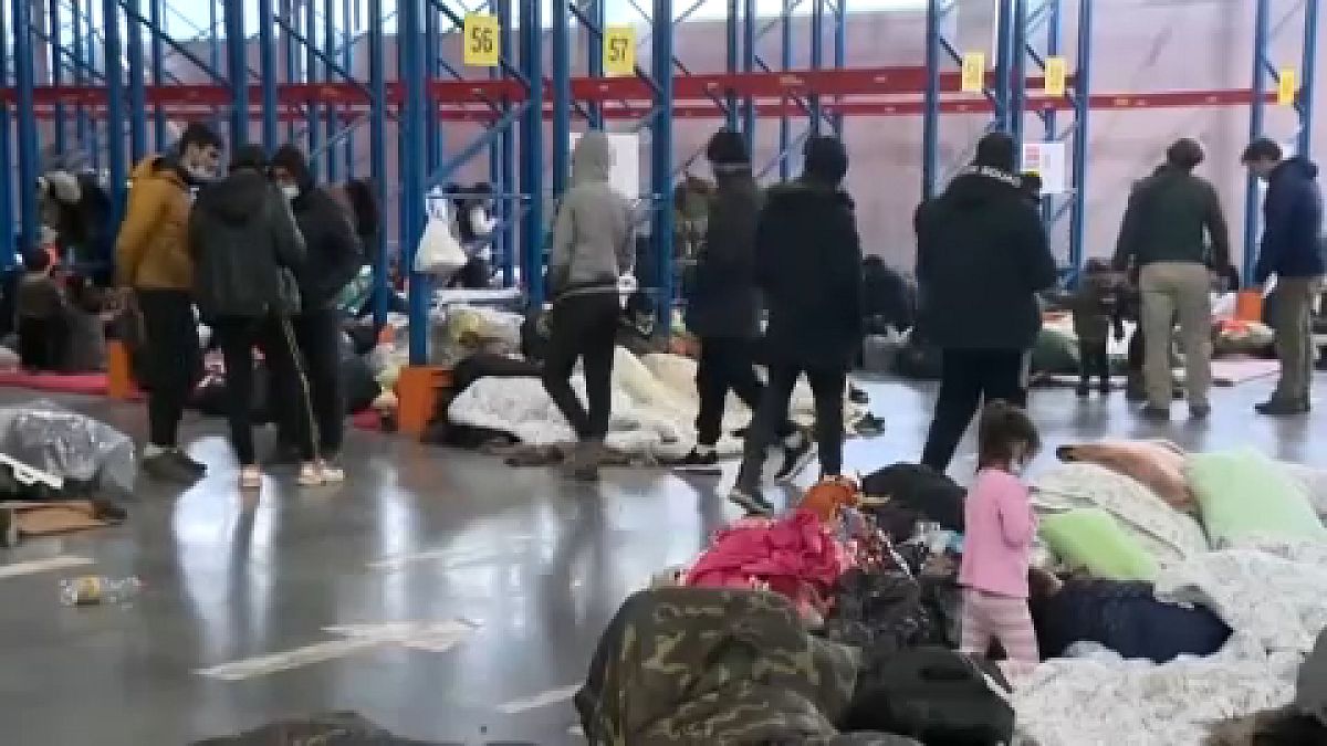 La Bielorussia rimpatria 400 migranti (iracheni), la Polonia ne arresta 100