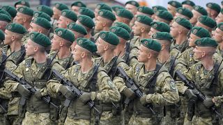 جنود أوكرانيون  خلال عرض عسكري في العاصمة كييف للاحتفال بعيد الاستقلال، 24 أغسطس 2021