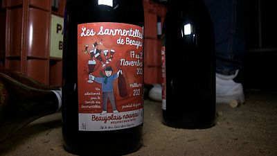 شاهد: فرنسا تحتفل بيوم نبيذ "بوجوليه نوفو" بعد غياب فرضته الجائحة