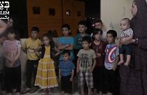 غارة ليلية إسرائيلية لتفتيش أطفال فلسطينيين في مدينة الخليل بالضفة الغربية.