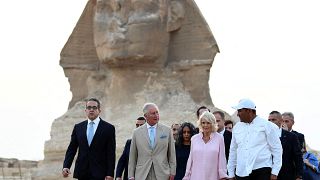 Égypte : le prince Charles visite les pyramides de Gizeh