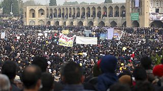Protesta en la ciudad iraní de Isfahan por la escasez de agua tras secarse el río Zayandeh