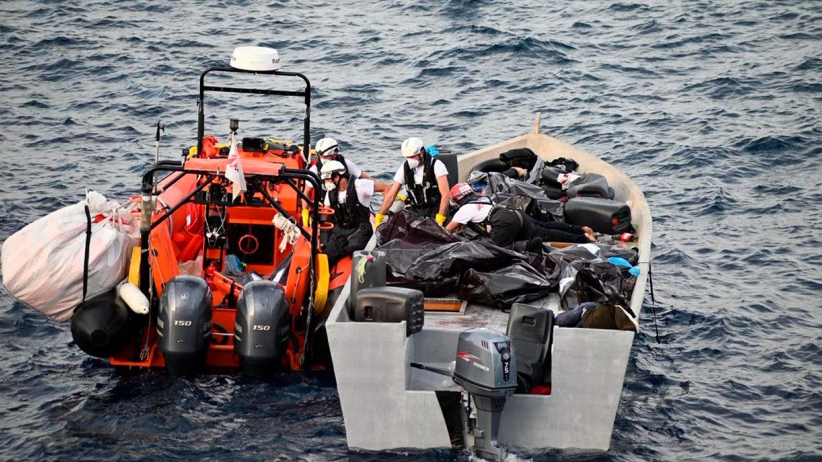 جنازه ۱۰ پناهجوی آفریقایی به سواحل ایتالیا رسید
