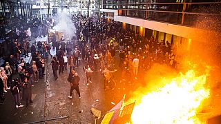 Barricate a fuoco a Bruxelles - 21.11.2021