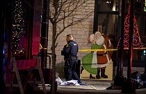 ABD'de bir araç, Noel geçidi yapan kalabalığa daldı: En az 5 ölü 40 yaralı