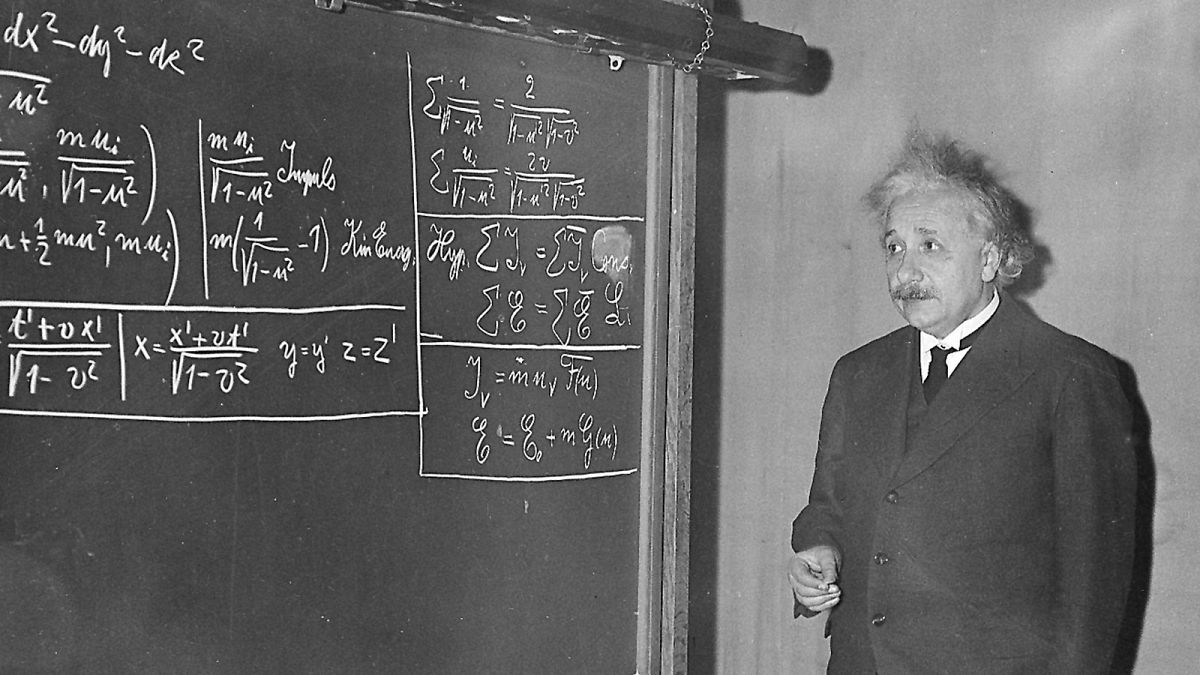 Archives : Albert Einstein lors d'une démonstration organisée par l'Association américaine pour l'avancement des sciences (AAAS) à Pittsburgh, le 28 décembre 1934