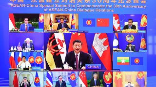 Hszi Csin-ping virtuális tanácskozáson az ASEAN-csúcson