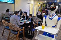 Roboter-Bedienung im Restaurant White Fox in Mossul