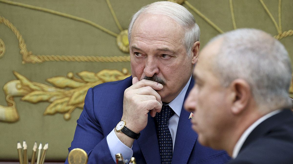 Александр Лукашенко выступает с заявлениями в Минске