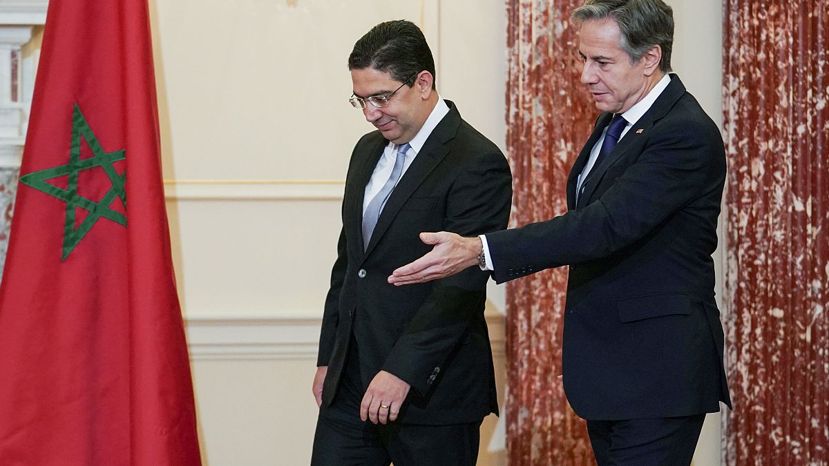   وزير الخارجية الأميركي أنتوني بلينكن برفقة نظيره المغربي ناصر بوريطة