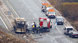 Tres días de luto por el trágico accidente de autobús que ha calcinado 45 vidas en Bulgaria