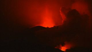 Vulcão Cumbre Vieja continua em erupção